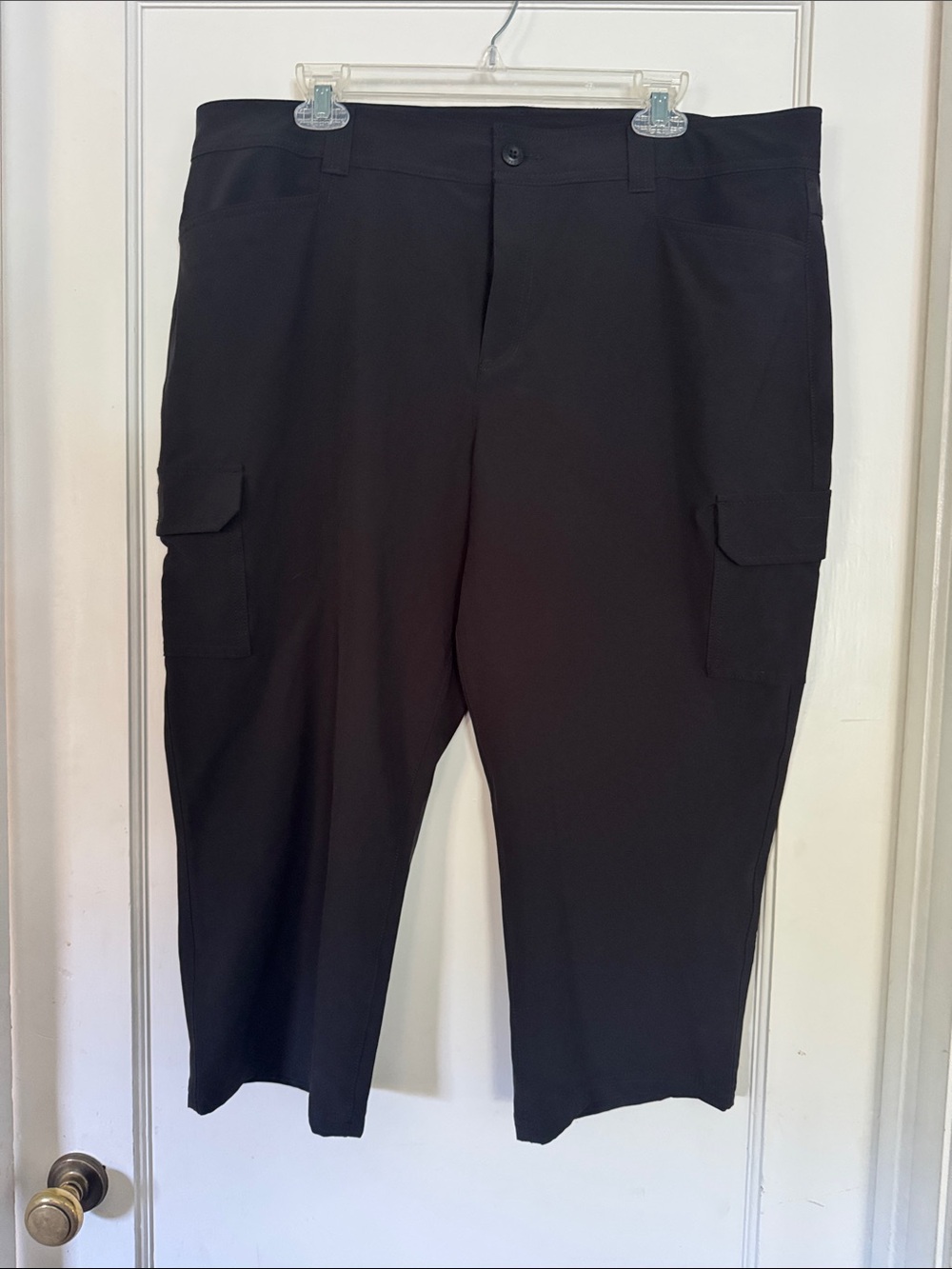 Eddie Bauer Black Capris with Cargo Pockets